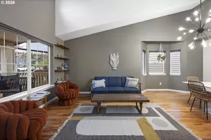 15729 SE Hawk Ct, Portland, OR 97035 - Photo 8