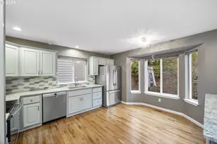 15729 SE Hawk Ct, Portland, OR 97035 - Photo 12