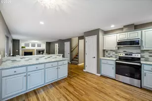 15729 SE Hawk Ct, Portland, OR 97035 - Photo 16