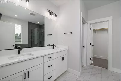 15209 SE Towers Ter, Portland, OR 97267 - Photo 18