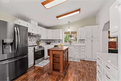 49400 Eagle Rock Pl, Vida, OR 97488 - Photo 12