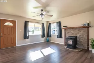 430 SE Carrol St, Winston, OR 97496 - Photo 4