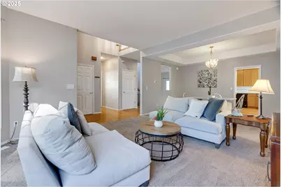 20819 SW Vicki Ln, Beaverton, OR 97007 - Photo 2