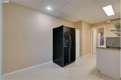 20819 SW Vicki Ln, Beaverton, OR 97007 - Photo 34