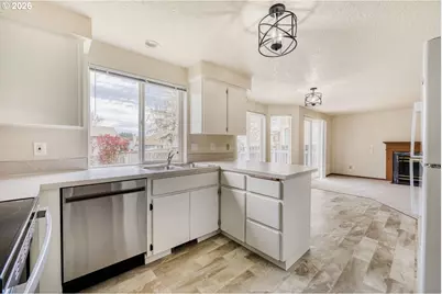 15917 SW Sundew Dr, Tigard, OR 97223 - Photo 8