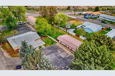 616 Mill St, Maupin, OR 97037 - Photo 10
