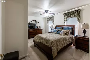 2737 Hallmark Ln, Eugene, OR 97405 - Photo 20