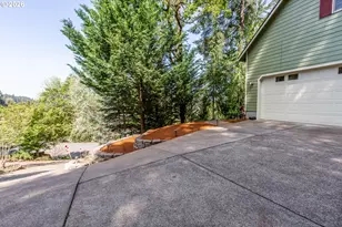 2737 Hallmark Ln, Eugene, OR 97405 - Photo 26