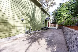 2737 Hallmark Ln, Eugene, OR 97405 - Photo 28