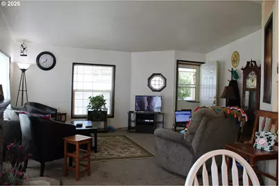 467 Cindy St, Myrtle Creek, OR 97457 - Photo 4