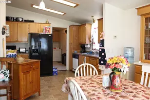 467 Cindy St, Myrtle Creek, OR 97457 - Photo 8