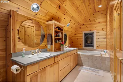 10181 N Umpqua Hwy, Roseburg, OR 97470 - Photo 20