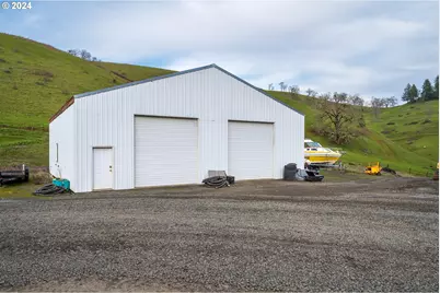 10181 N Umpqua Hwy, Roseburg, OR 97470 - Photo 30