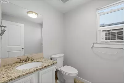 827 NE Faloma Rd, Portland, OR 97211 - Photo 18