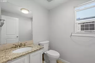 827 NE Faloma Rd, Portland, OR 97211 - Photo 18