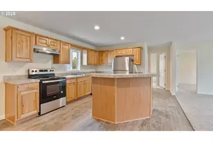 242 N Wasson St, Coos Bay, OR 97420 - Photo 12