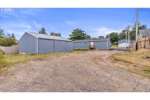 242 N Wasson St, Coos Bay, OR 97420 - Photo 2