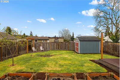 345 E Gloucester St, Gladstone, OR 97027 - Photo 26