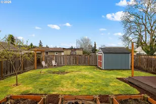 345 E Gloucester St, Gladstone, OR 97027 - Photo 26