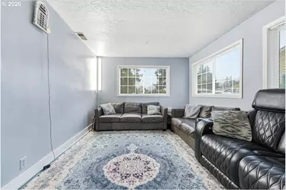 6401 SE Hazel St, Portland, OR 97206 - Photo 4