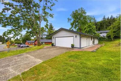 745 SW Barber Ave, Willamina, OR 97396 - Photo 4