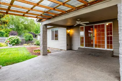 147 Wingfoot Ct, Winchester, OR 97495 - Photo 4
