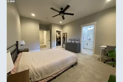 1624 York Butte Ave, Salem, OR 97306 - Photo 14