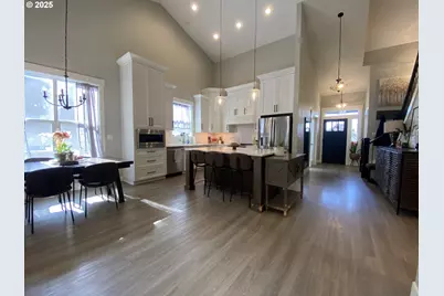 1624 York Butte Ave, Salem, OR 97306 - Photo 8