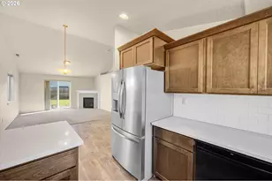 578 SE Lines St, Dallas, OR 97338 - Photo 8