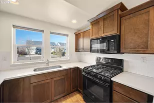 578 SE Lines St, Dallas, OR 97338 - Photo 6