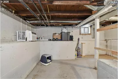 8813 NE Ward St, Portland, OR 97220 - Photo 18