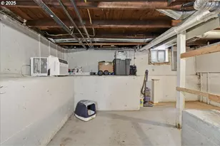 8813 NE Ward St, Portland, OR 97220 - Photo 18