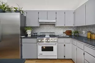 4040 Kenthorpe Way, West Linn, OR 97068 - Photo 14