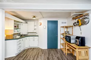 4040 Kenthorpe Way, West Linn, OR 97068 - Photo 34