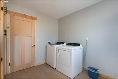 76521 Delena Mayger Rd, Rainier, OR 97048 - Photo 10