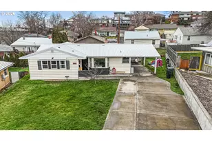 735 NW 10th St, Pendleton, OR 97801 - Photo 2