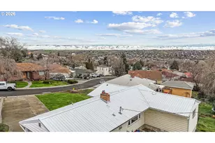 735 NW 10th St, Pendleton, OR 97801 - Photo 4