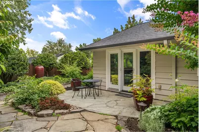 7550 SW Laurel St, Portland, OR 97225 - Photo 40