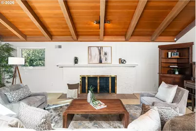 7550 SW Laurel St, Portland, OR 97225 - Photo 8