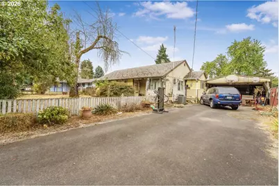246 S 34th St, Springfield, OR 97478 - Photo 2