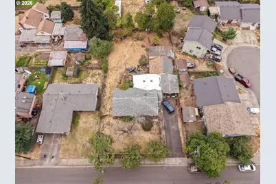 246 S 34th St, Springfield, OR 97478 - Photo 6
