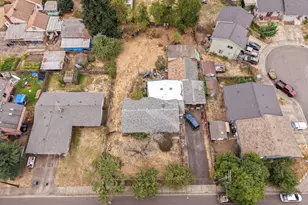 246 S 34th St, Springfield, OR 97478 - Photo 6