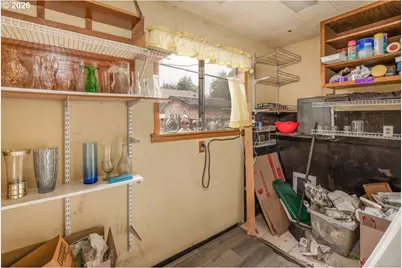 246 S 34th St, Springfield, OR 97478 - Photo 18
