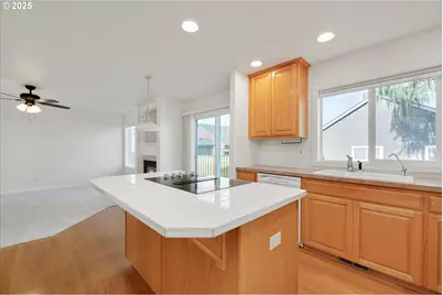 1380 SE 9th Ave, Canby, OR 97013 - Photo 4