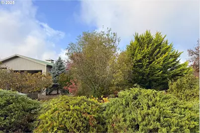 571 NW Wade St, Estacada, OR 97023 - Photo 14