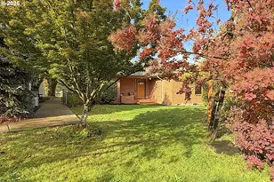 571 NW Wade St, Estacada, OR 97023 - Photo 2