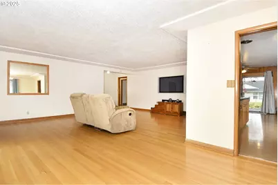 571 NW Wade St, Estacada, OR 97023 - Photo 22