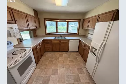 1073 W Fillmore St, Burns, OR 97720 - Photo 8