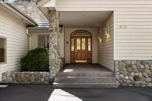 60726 Golf Village Loop, Bend, OR 97702 - Photo 2