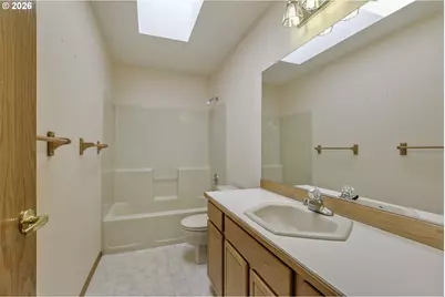 668 NE Maryann Ct, Hillsboro, OR 97124 - Photo 28